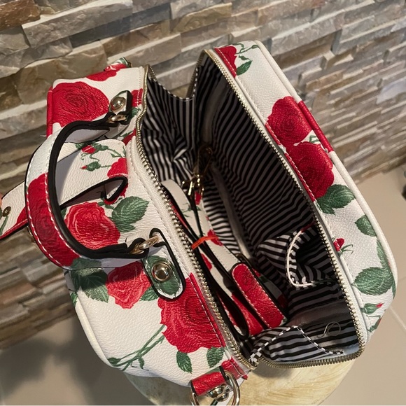 Small women’s handbag “Roses” - Picture 8 of 9